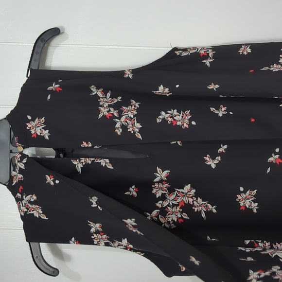 ❤️5/$25   Gorgeous Black Red and White Floral Flowy Dress - Picture 7 of 9